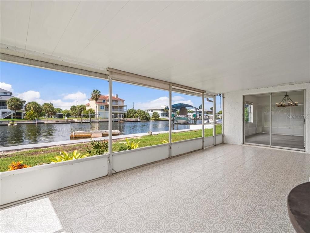 Interior, Sun Room, Water