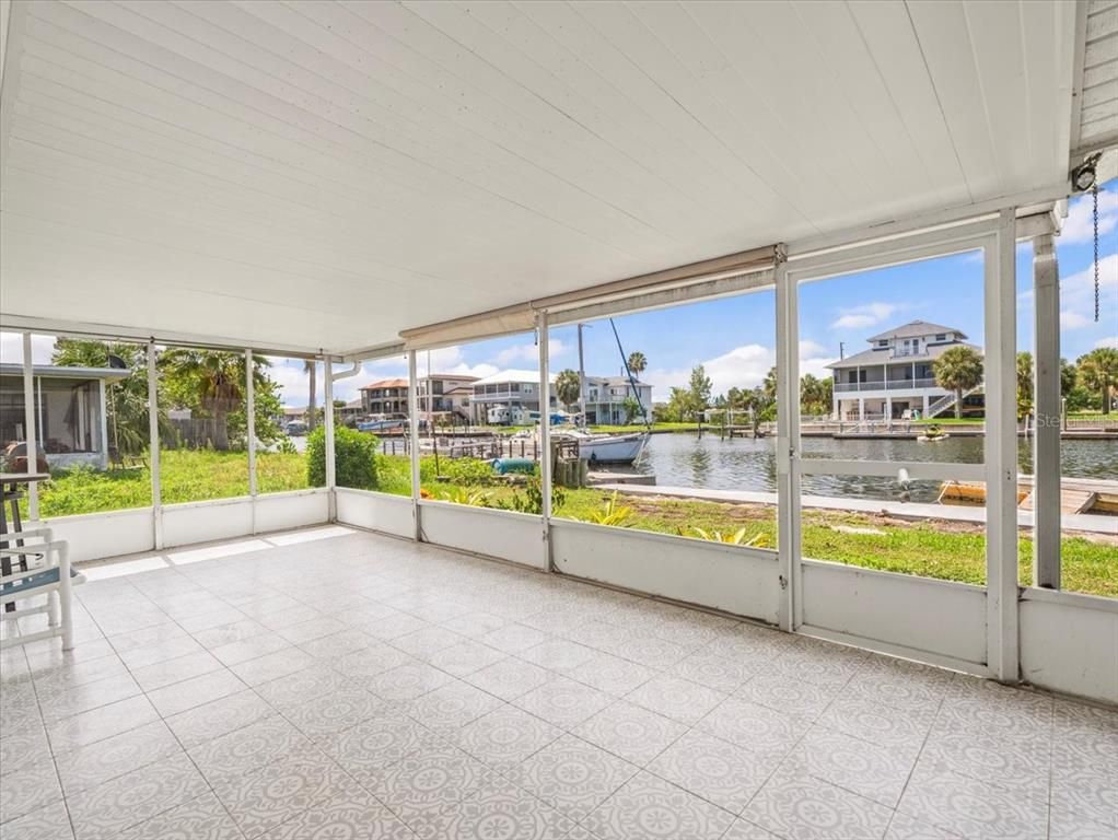 Interior, Sun Room, Water
