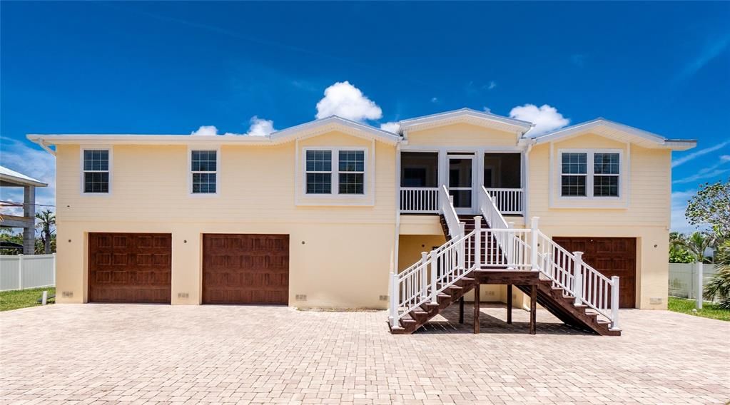 Attached, Exterior, Facade, Rowhouse