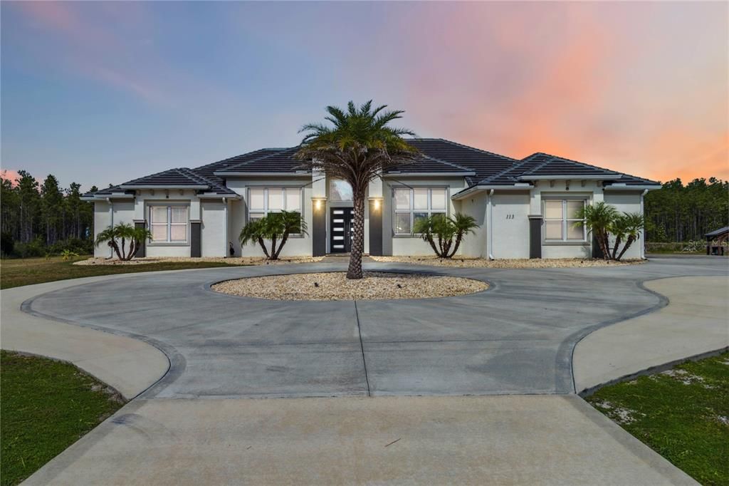 Backyard, Exterior, Facade, Ranch