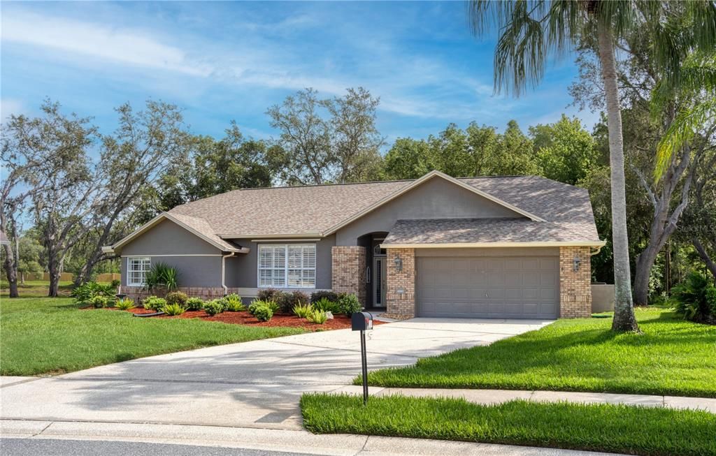 Attached, Exterior, Facade, Ranch