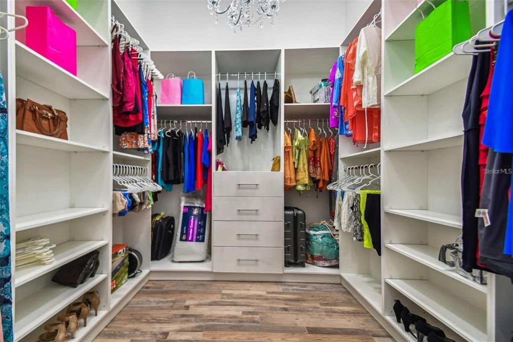 Interior, Walk-in Closets, Wood Texture Flooring