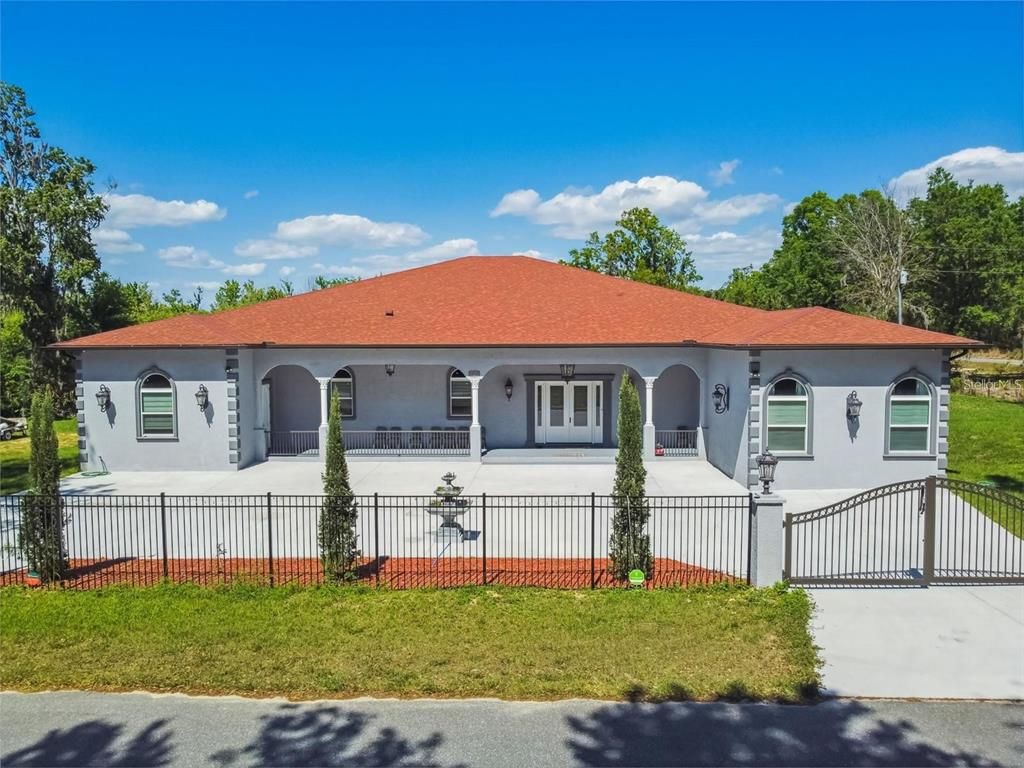 Backyard, Exterior, Facade, Ranch