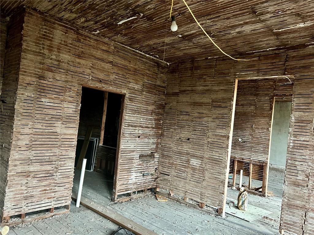 Empty room, Interior, Wooden Ceilings, Wooden Walls