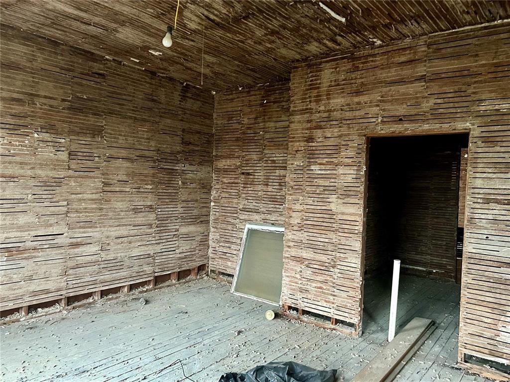 Empty room, Interior, Wooden Ceilings, Wooden Walls