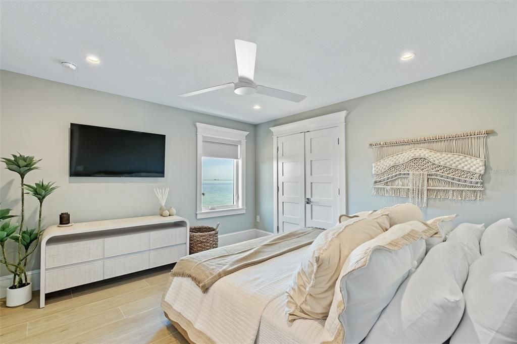Bedroom, Interior, Recessed Lighting, Water, Wood Texture Flooring