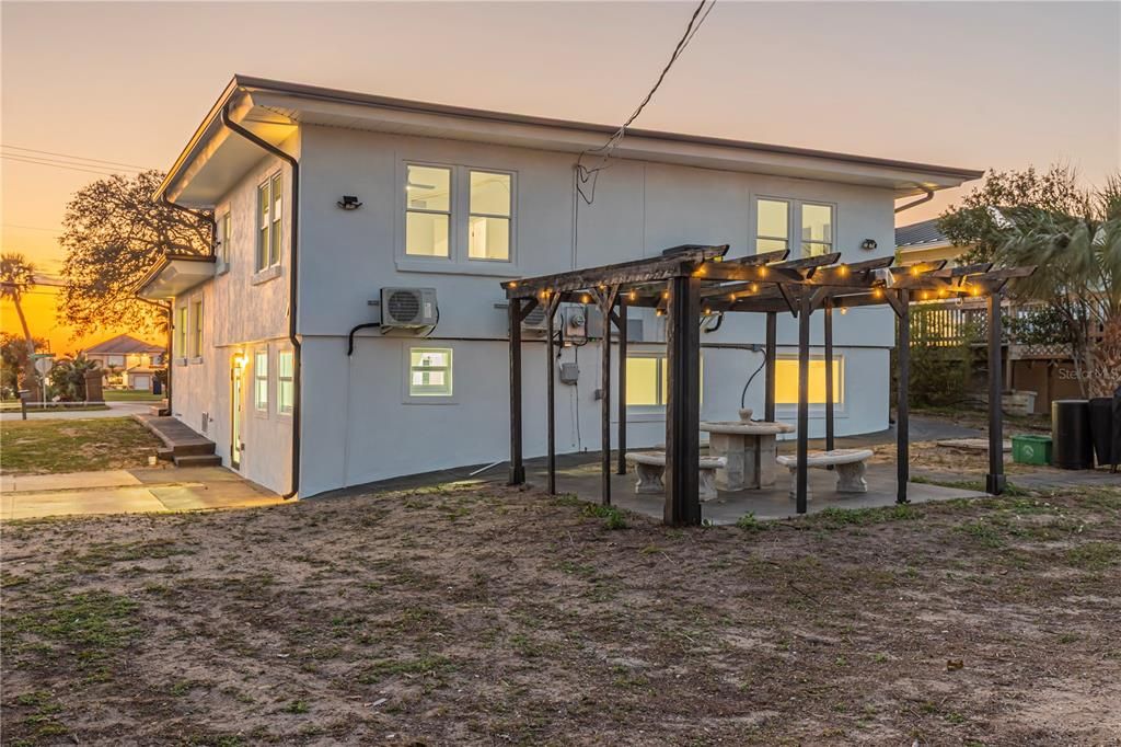 Backyard, Exterior