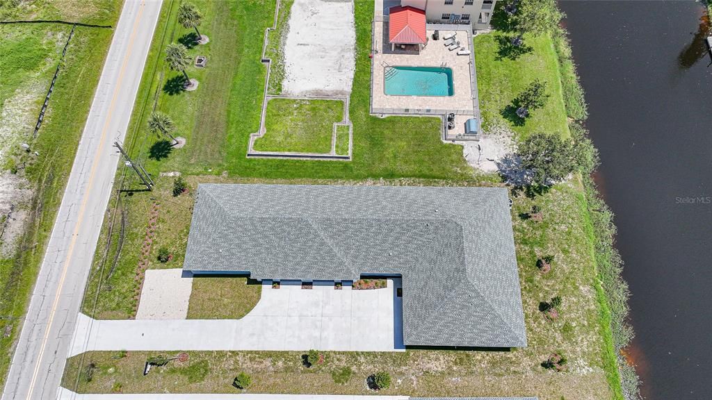 Exterior, Drone