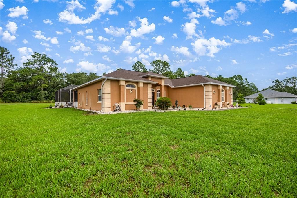 Backyard, Exterior
