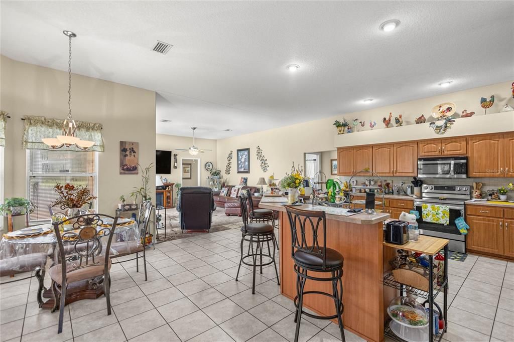 Dining room, Interior, Kitchen, Pendant Lights, Recessed Lighting, Tile Countertops