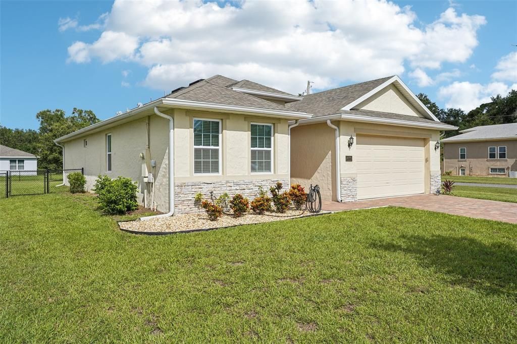 Attached, Backyard, Exterior, Facade, Ranch