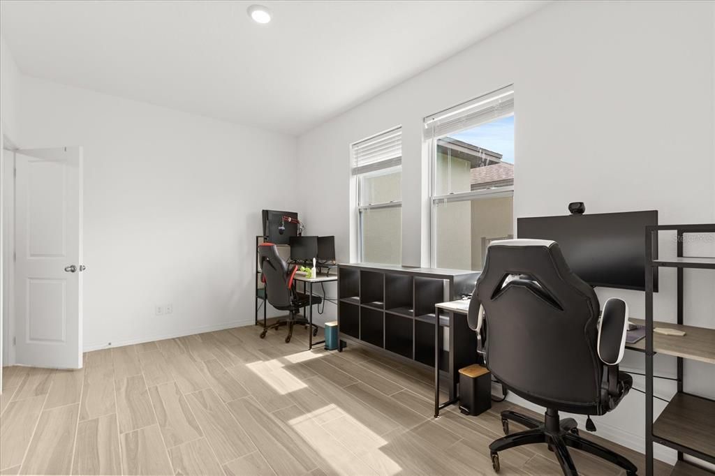 Home Office, Interior, Recessed Lighting, Wood Texture Flooring