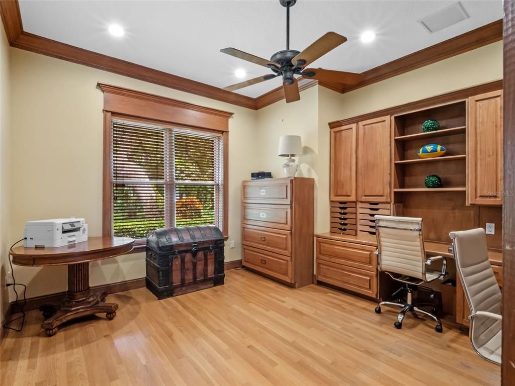 Home Office, Interior, Recessed Lighting, Wood Texture Flooring