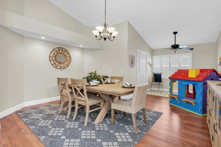 Chandelier, Dining room, Interior, Recessed Lighting, Wood Texture Flooring