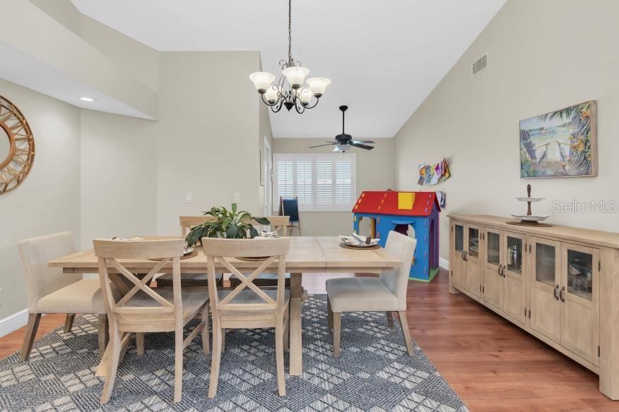 Chandelier, Dining room, Interior, Recessed Lighting, Wood Texture Flooring