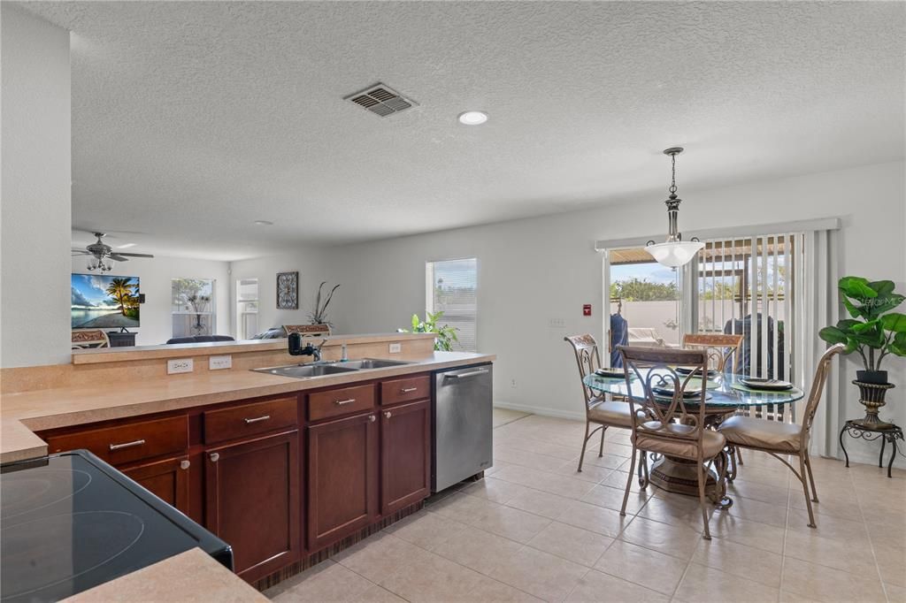 Dining room, Interior, Kitchen, Pendant Lights, Recessed Lighting