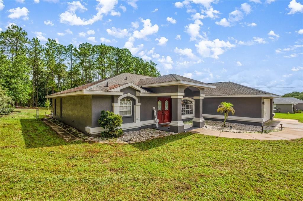 Backyard, Exterior, Facade, Ranch