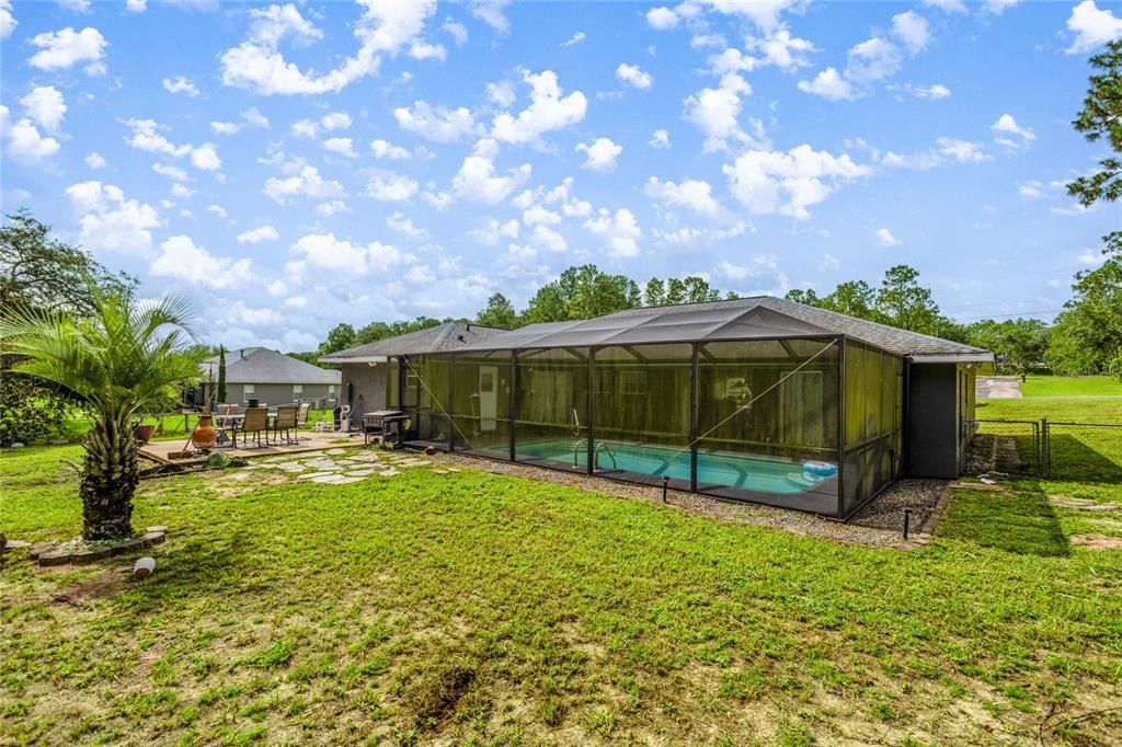 Backyard, Exterior