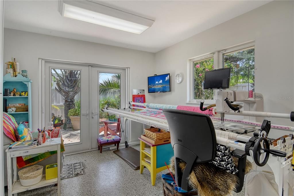 Home Office, Interior