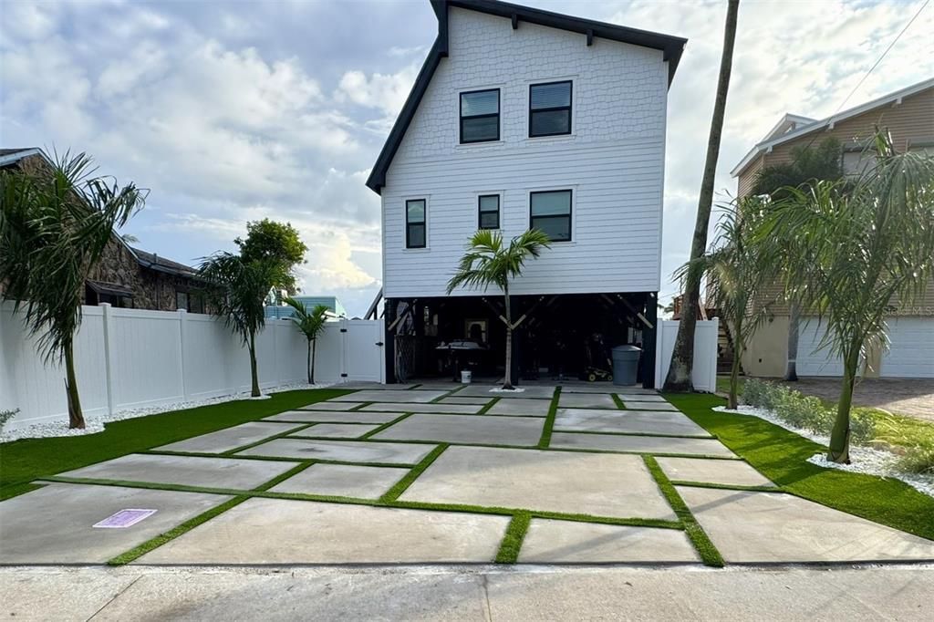 Backyard, Exterior