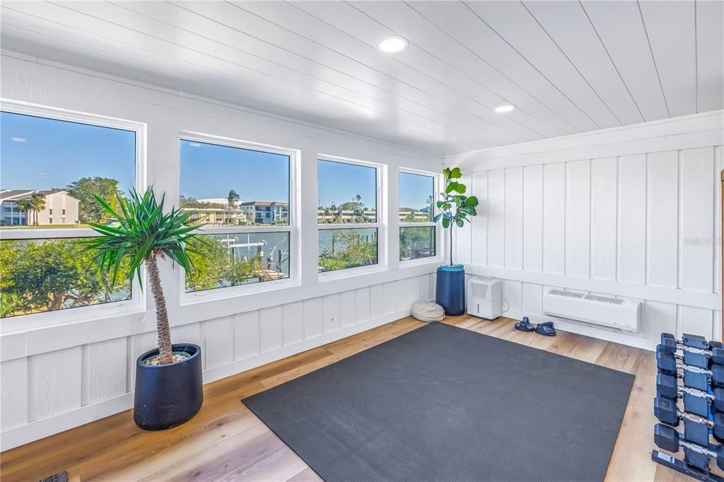 Interior, Recessed Lighting, Water, Wood Texture Flooring