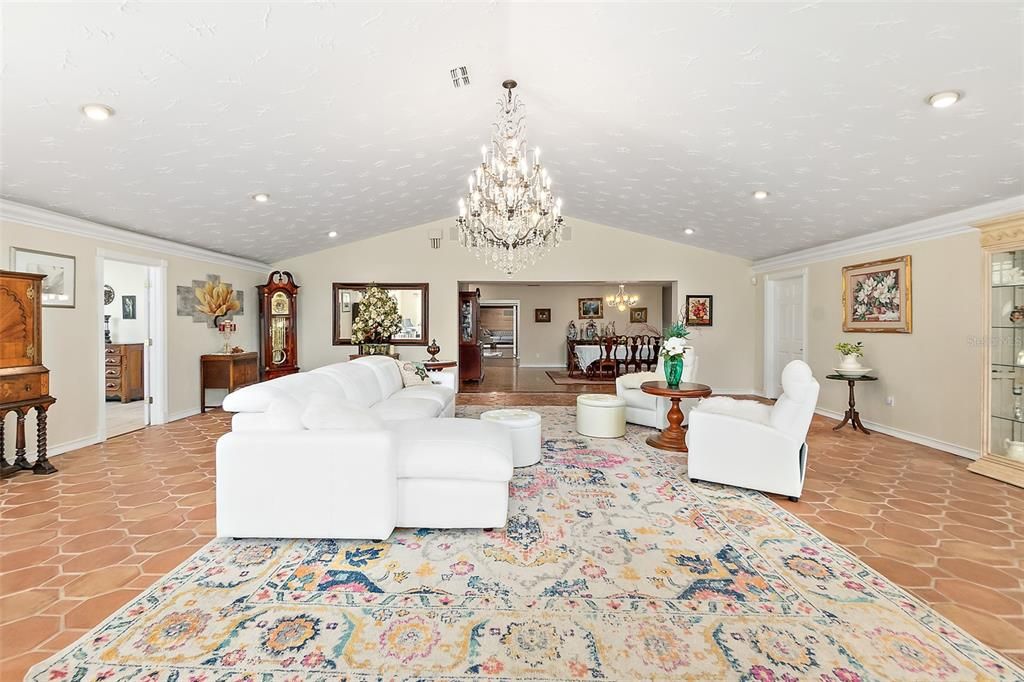 Chandelier, Dining room, Interior, Living room, Recessed Lighting