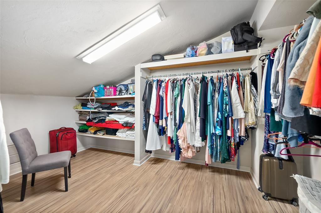 Interior, Walk-in Closets, Wood Texture Flooring