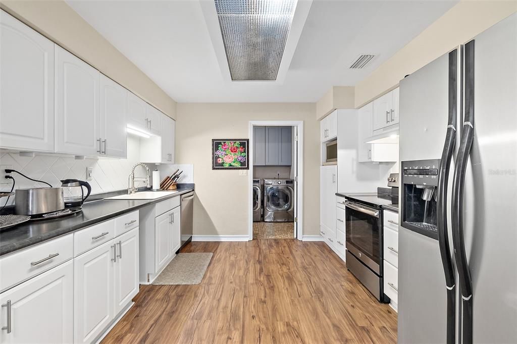 Interior, Kitchen, Washer, Wood Texture Flooring