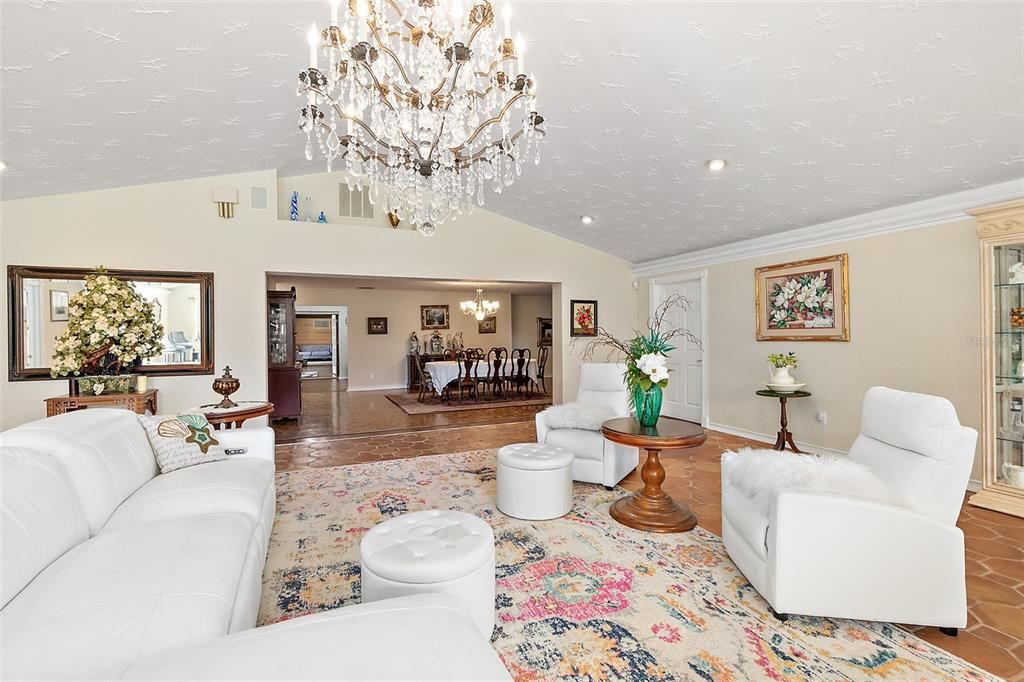 Chandelier, Dining room, Interior, Living room, Recessed Lighting, Wood Texture Flooring