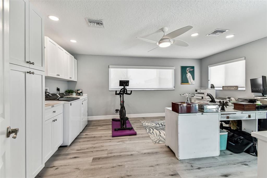 Fitness Equipment, Home Office, Interior, Recessed Lighting, Wood Texture Flooring