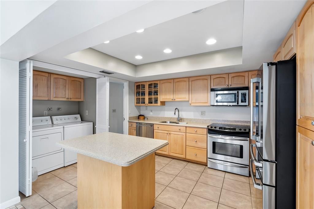 Interior, Kitchen, Recessed Lighting, Stainless Steel Appliances, Washer