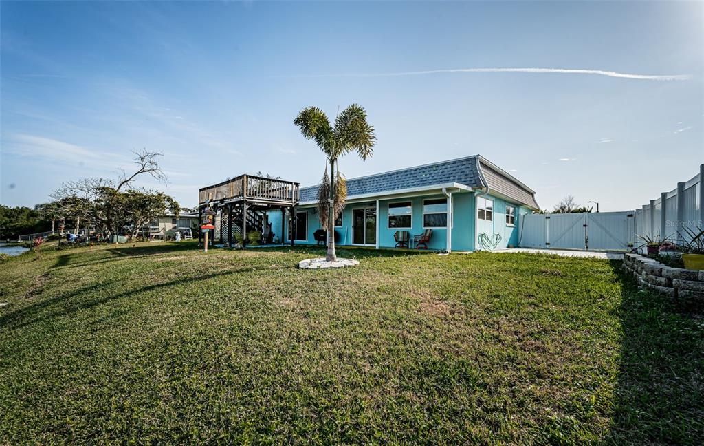 Backyard, Exterior