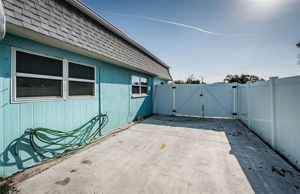 Backyard, Exterior