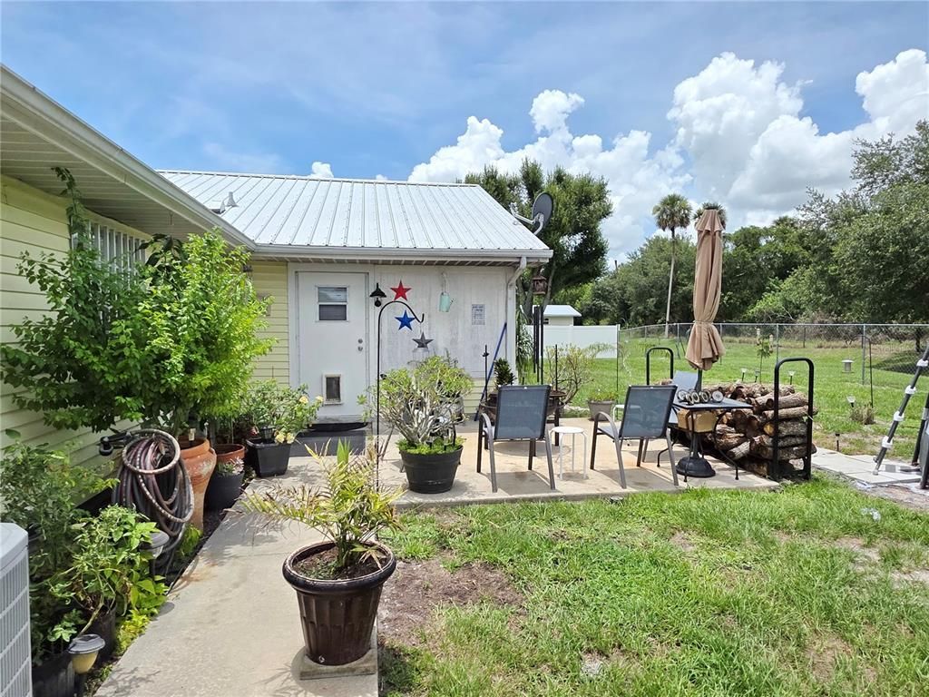 Backyard, Exterior