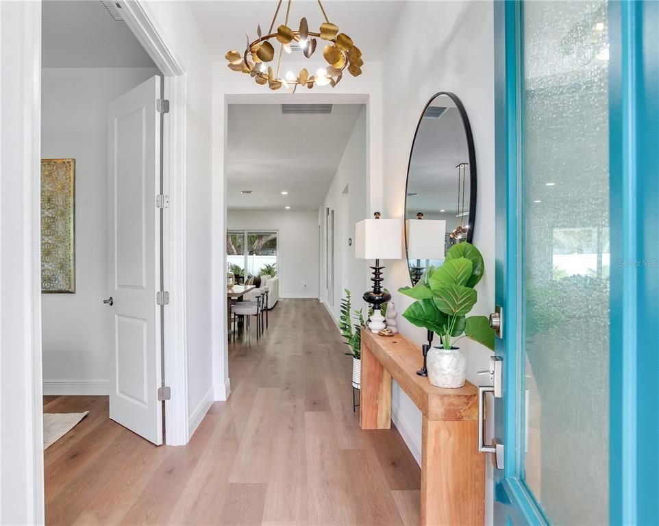 Interior, Recessed Lighting, Wood Texture Flooring