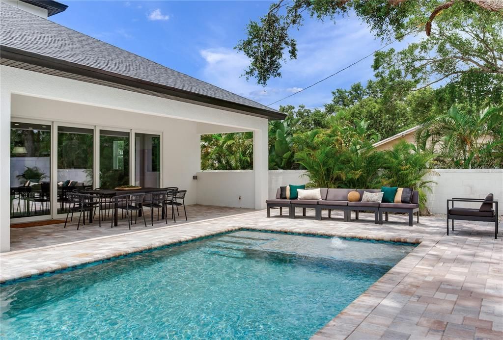Exterior, Pool