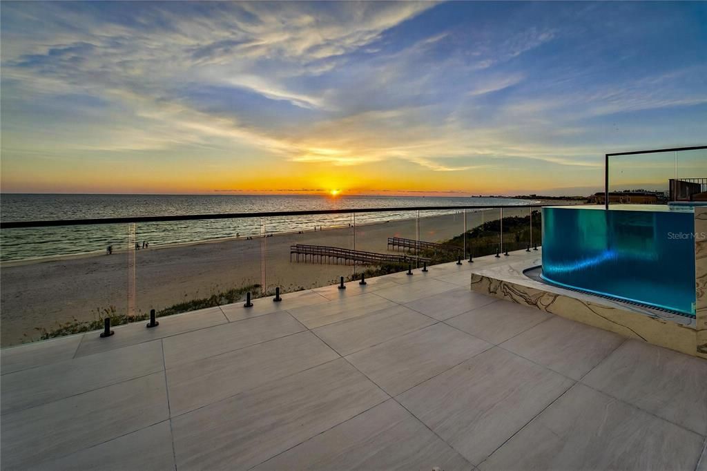 Exterior, Pool, Water
