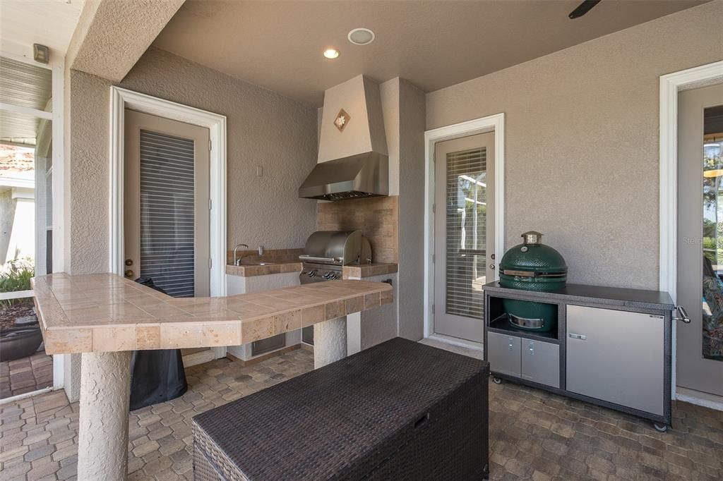 Exterior, Outdoor Kitchen, Recessed Lighting