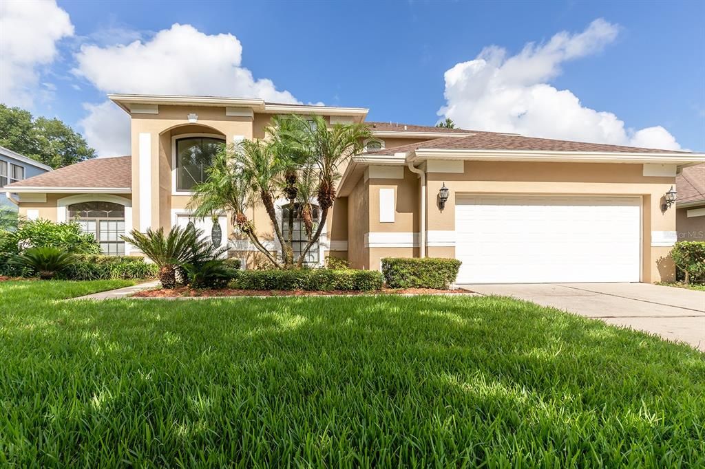 Attached, Exterior, Facade, Mediterranean