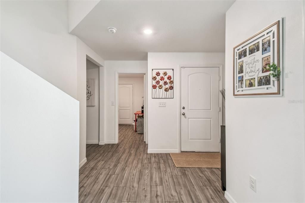 Interior, Recessed Lighting, Wood Texture Flooring