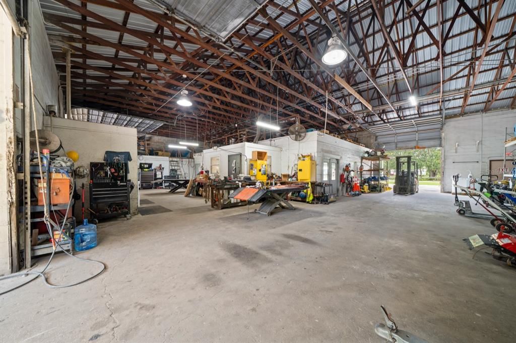 Garage, Interior, Wooden Beams