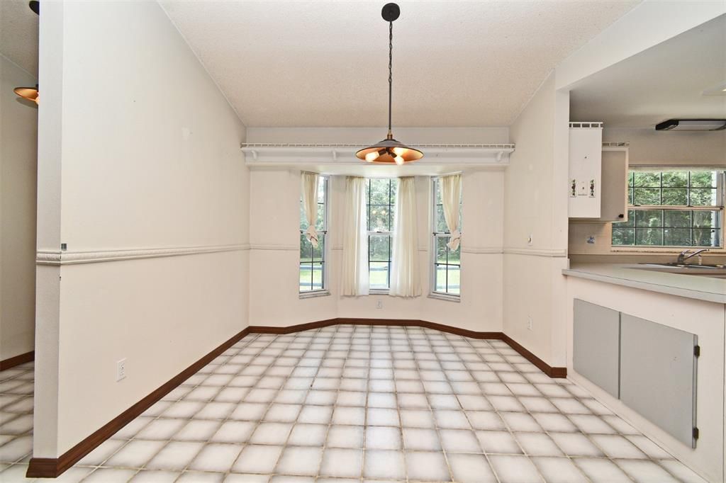 Empty room, Interior, Pendant Lights