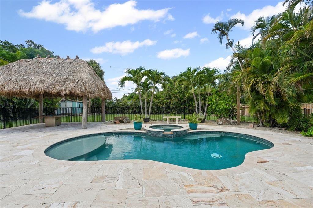 Exterior, Outdoor Kitchen, Pool