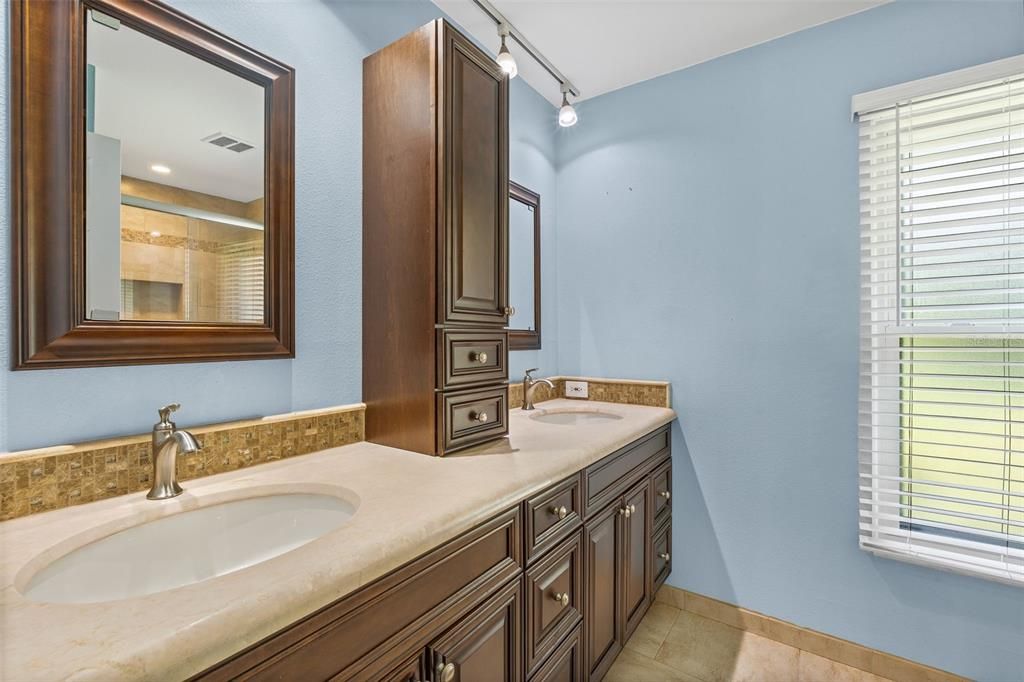 Bathroom, Dual Sink Vanities, Interior, Recessed Lighting