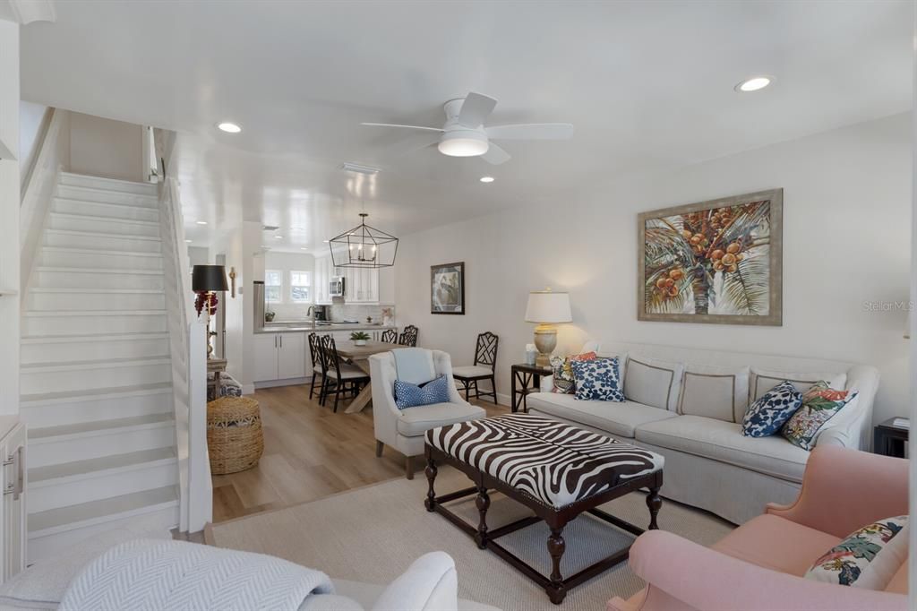 Dining room, Interior, Living room, Pendant Lights, Recessed Lighting, Wood Texture Flooring