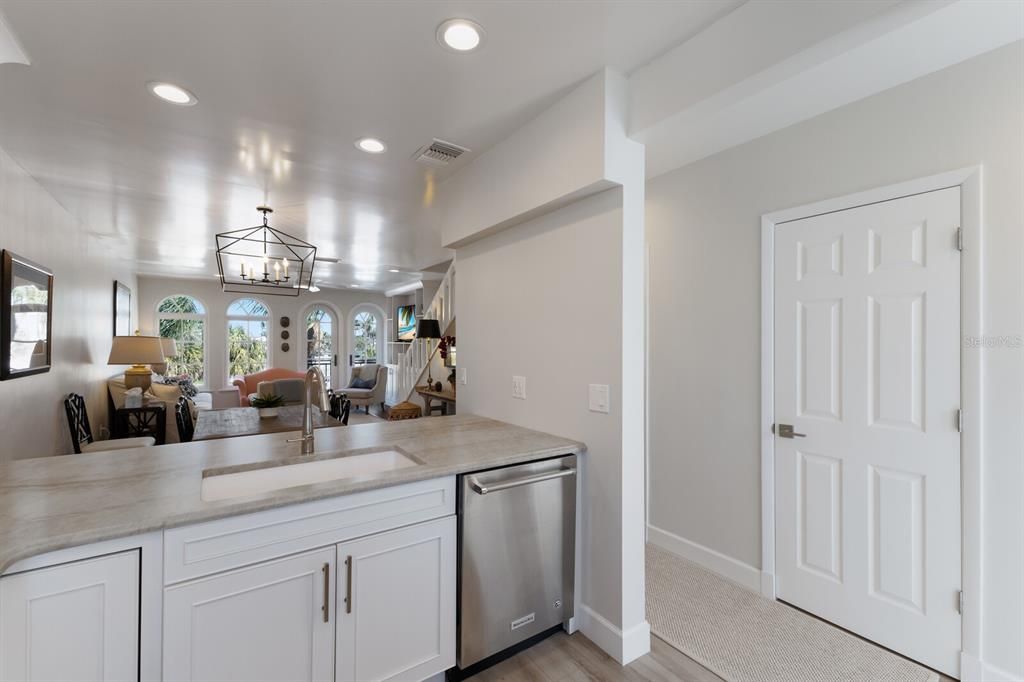 Chandelier, Dining room, Interior, Kitchen, Pendant Lights, Recessed Lighting, Wood Texture Flooring
