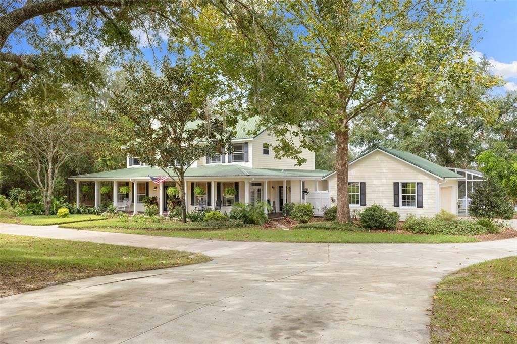 Backyard, Exterior, Facade, Farmhouse