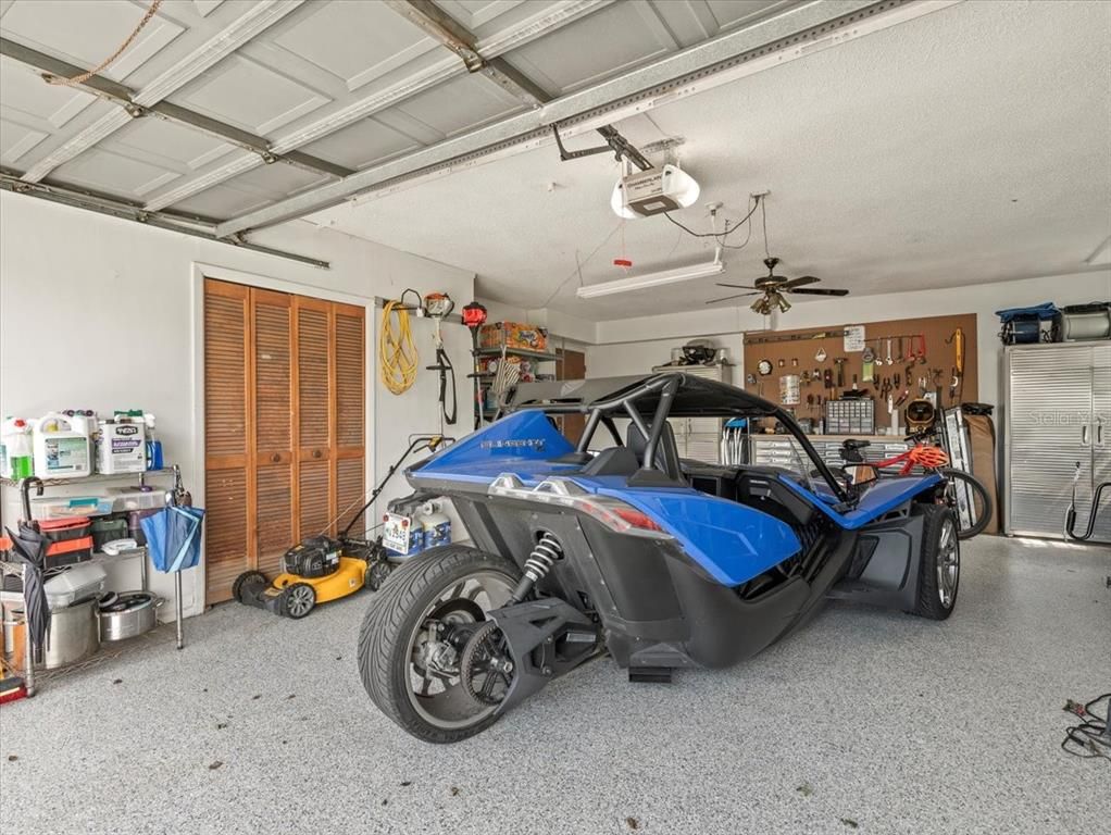Garage, Interior