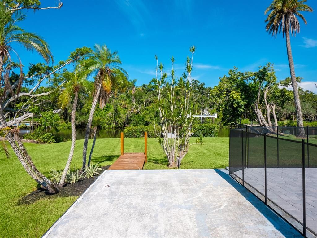 Backyard, Exterior
