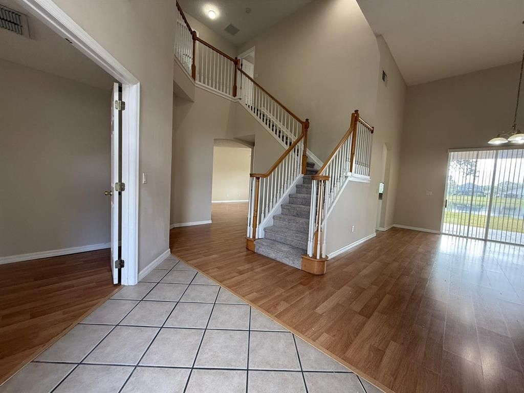 Interior, Pendant Lights, Wood Texture Flooring